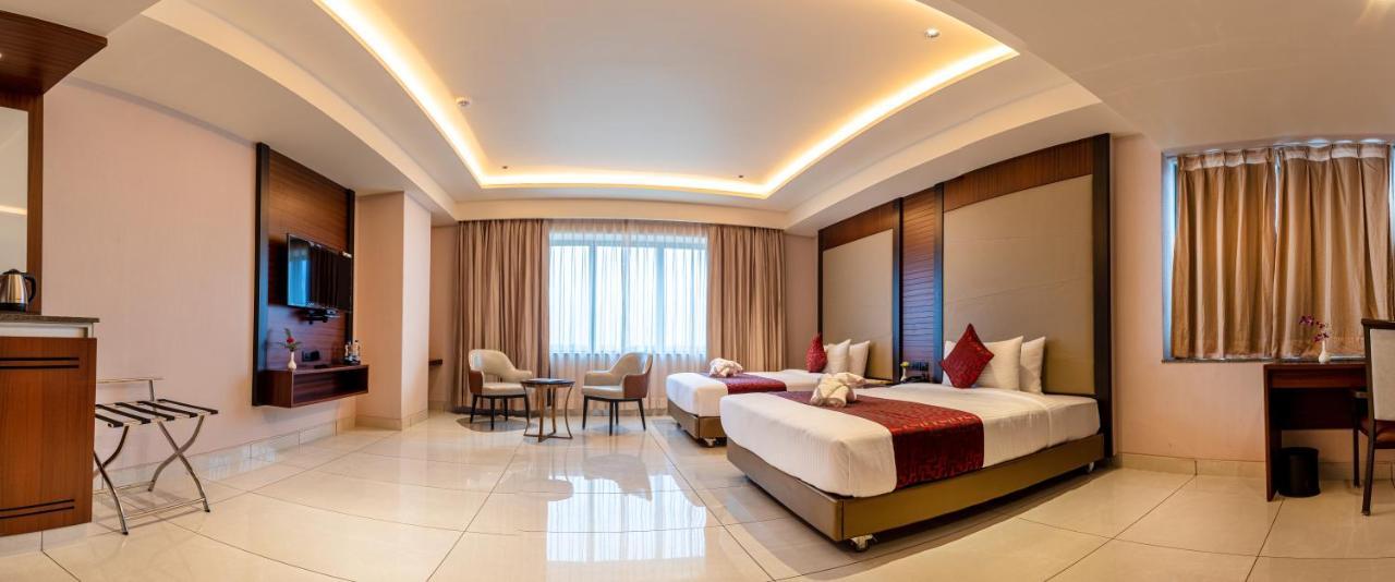 Hotel M Pro Palace Mysore - 12 Minutes To Mysore Palace Exterior photo